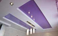 Фиолетовый натяжной потолок на кухне