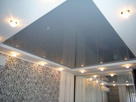 Многоуровневый натяжной потолок для спальни